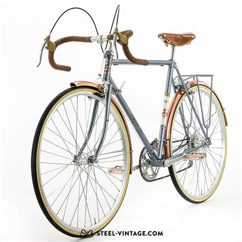 It was in very good condition and was almost entirely original. . Williams vintage cycle
